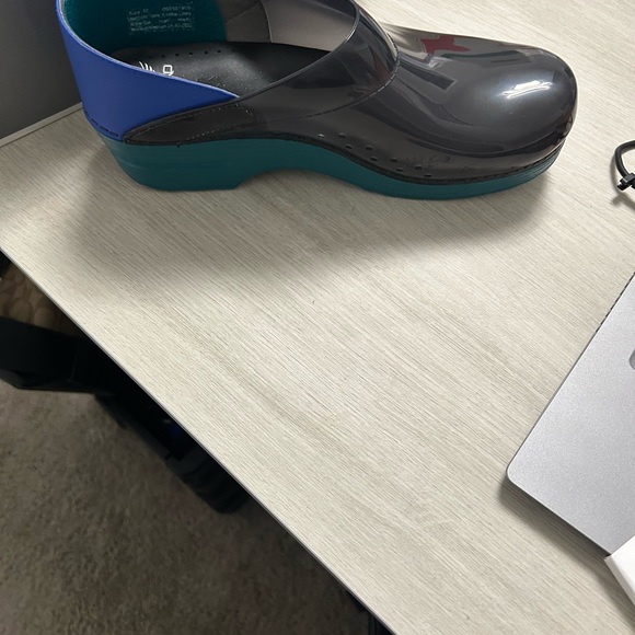 Dansco nursing shoes - Picture 3 of 4